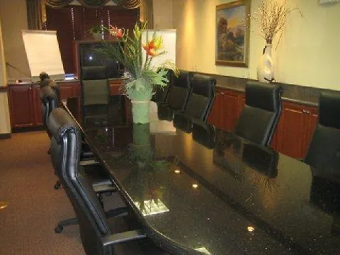 Express & Mall By Ihg Hotel
