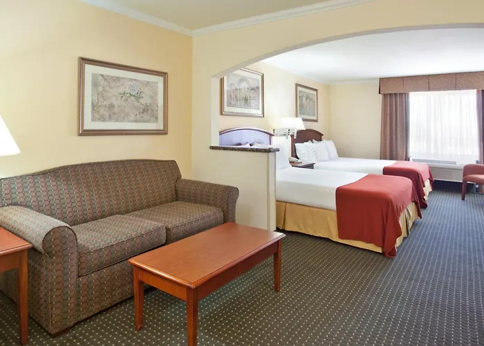 Hotel Express & Mall By Ihg