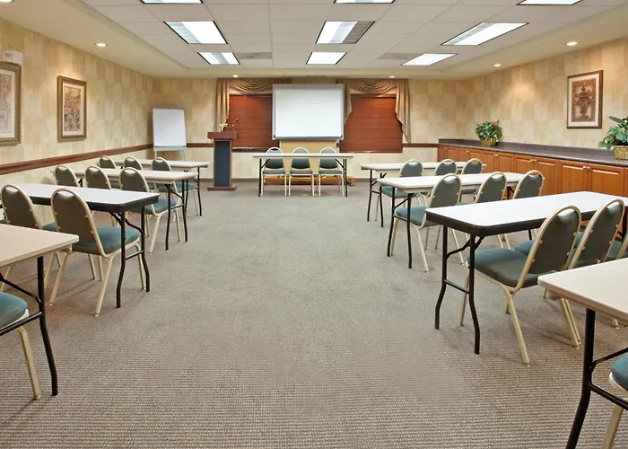Express & Mall By Ihg Hotel Tucson