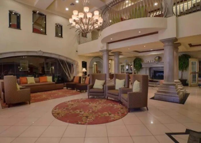 Express & Mall By Ihg Hotel 3*