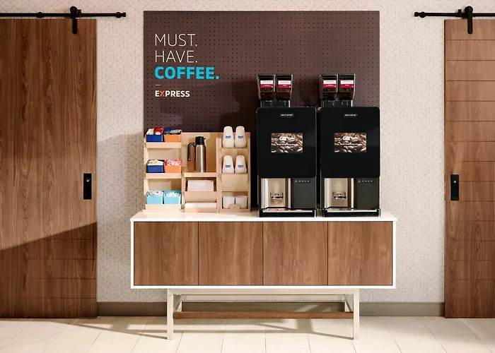 Express & Mall By Ihg Hotel