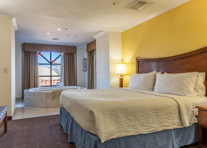Express & Mall By Ihg Hotel Tucson