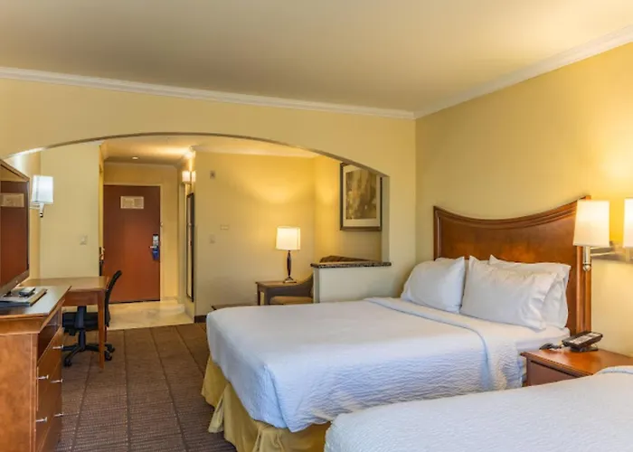 Hotel Express & Mall By Ihg