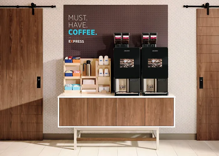 Express & Mall By Ihg Hotel
