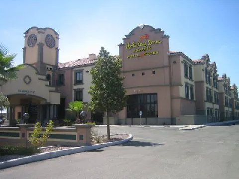Hotel Express & Mall By Ihg 3*